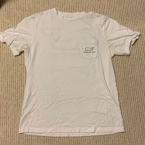 White vineyard vines shirt